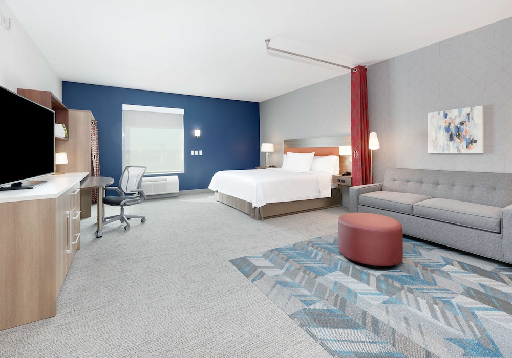 Studio, 1 King Bed, Accessible (Mobility & Hearing, Roll-in Shower)