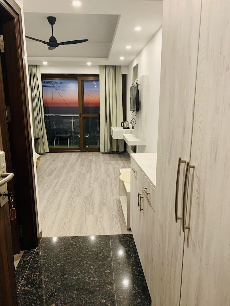 Executive Room - Photo 7