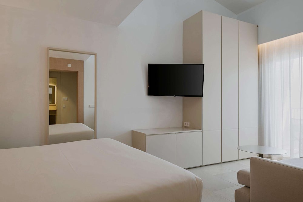 Suite, 2 Bedrooms, Terrace photo 2