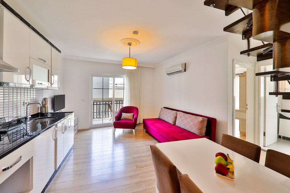 Deluxe Duplex, 2 Bedrooms, 2 Bathrooms photo 1