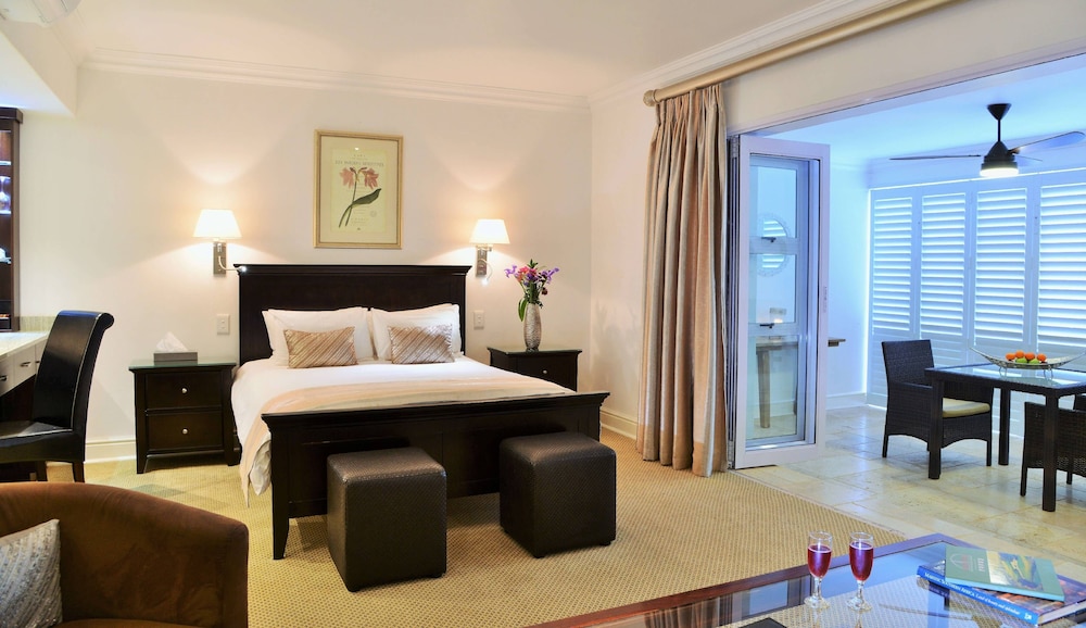 Luxury Five-Star Suite photo 1