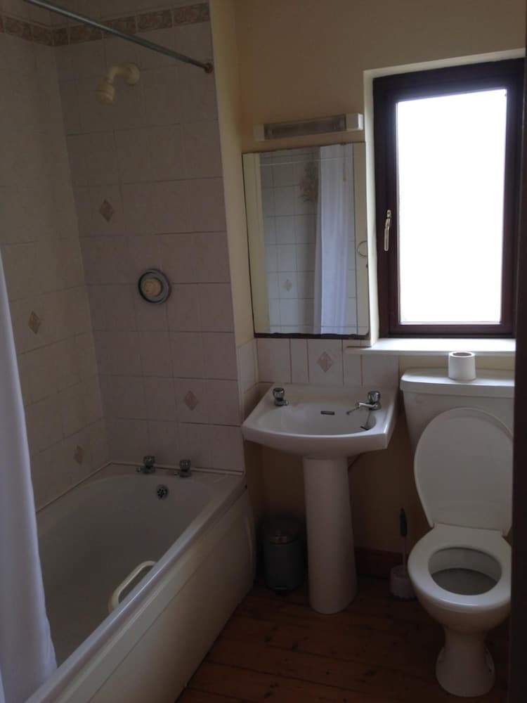 Double Single Ensuite photo 1