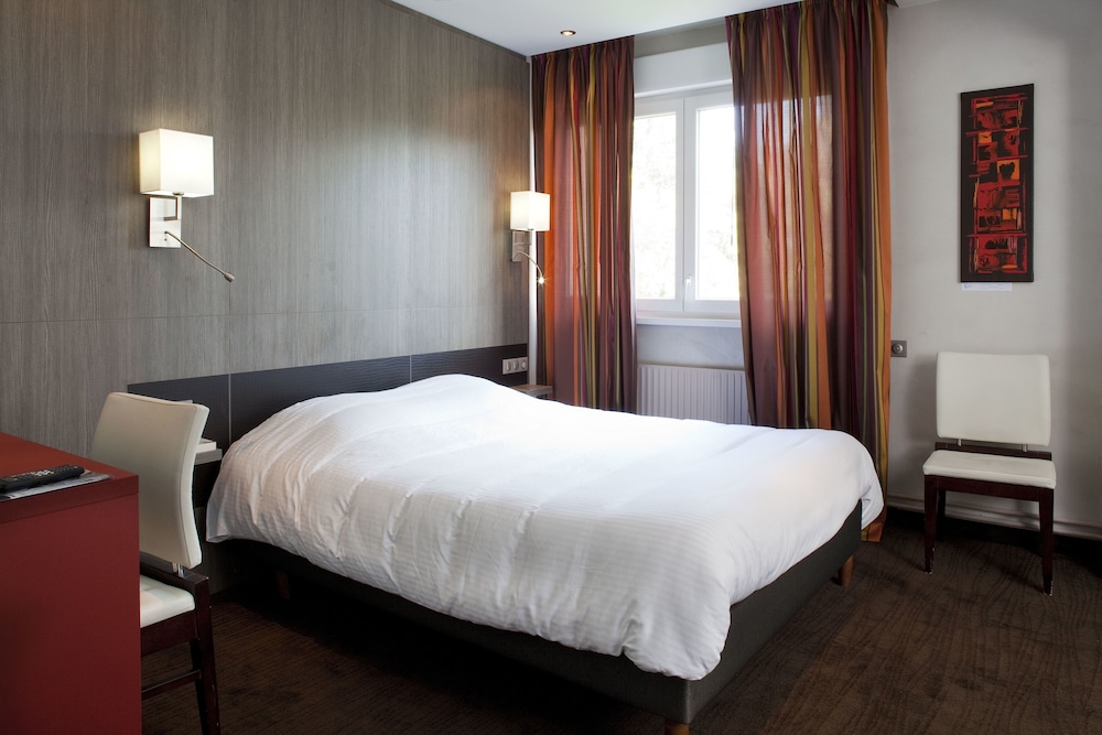 Comfort Room, 1 Queen Bed, Non Smoking photo 2