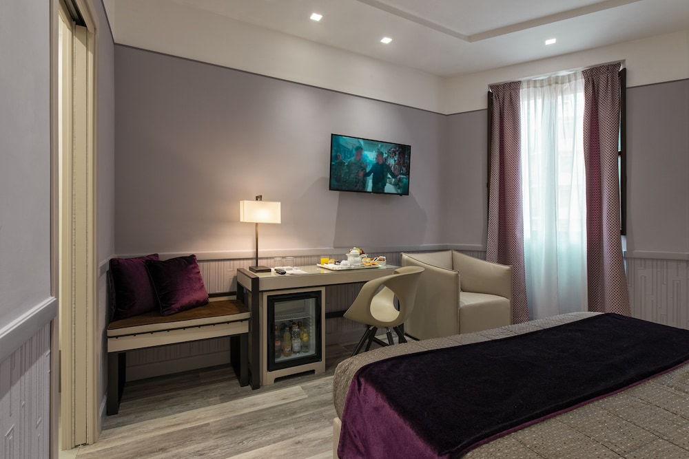 Superior Double or Twin Room thumbnail 6
