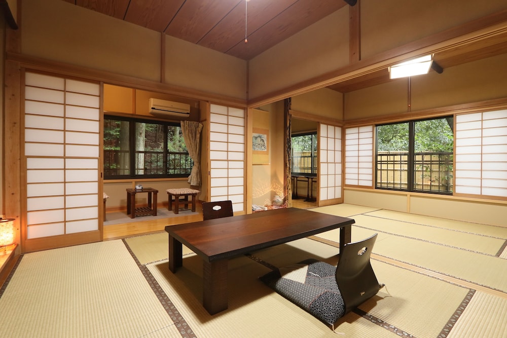 Japanese Style Room For 6 People photo 1