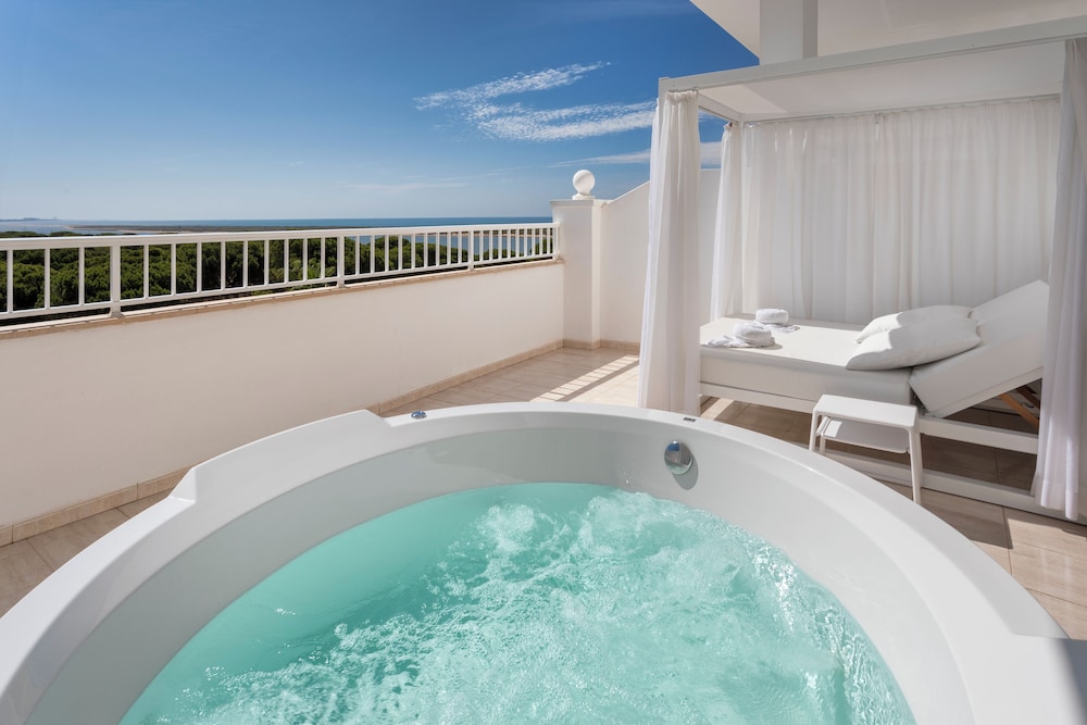 Deluxe Hydro Superior Room Sea View - Photo 1