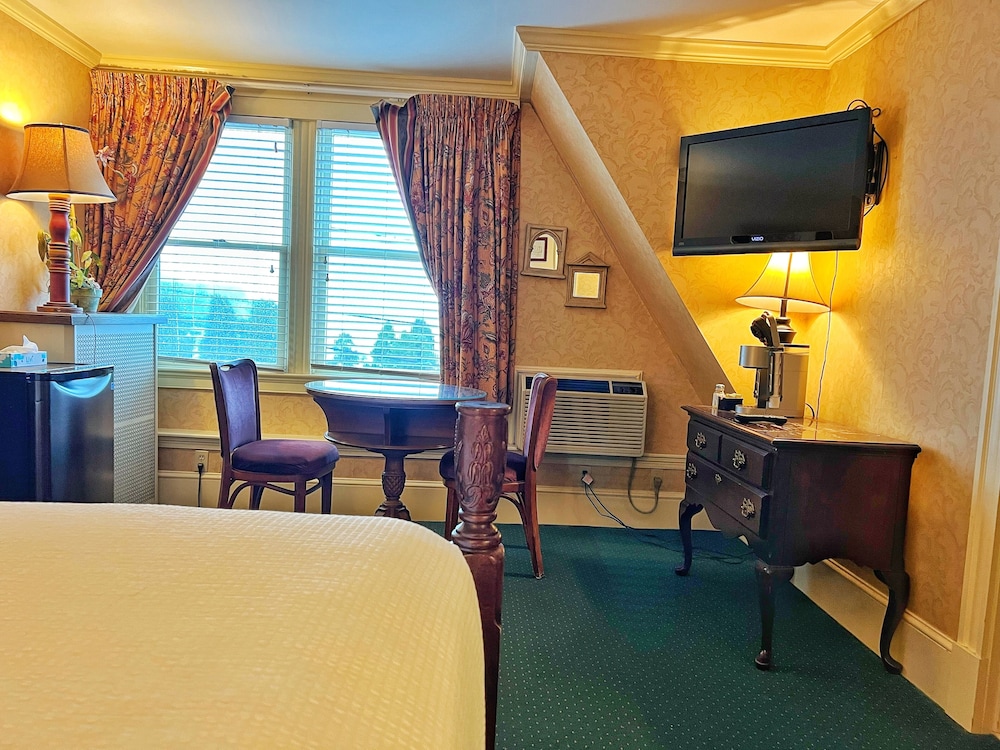 Premier Room, 1 Queen Bed, Private Bathroom, Ocean View photo 3
