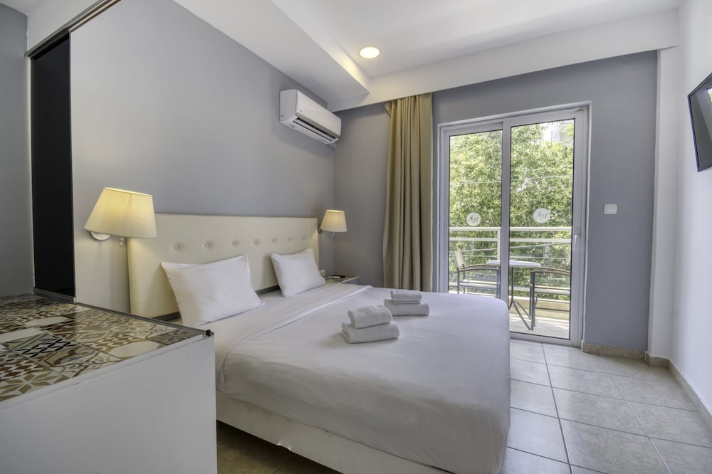 Standard Triple Room photo 3