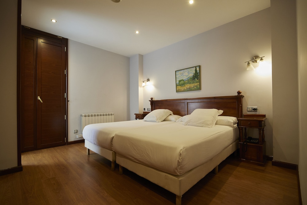 Classic Twin Room