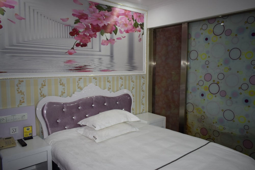 Standard Twin Room photo 3