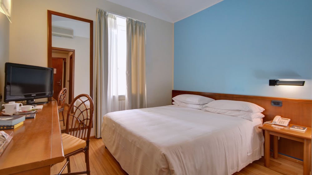 Standard Room, 1 Large Twin Bed photo 3