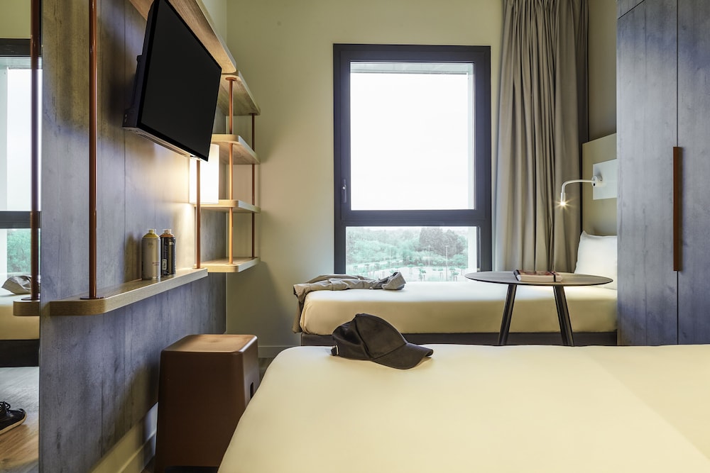 Triple Room, 3 Twin Beds - Photo 3