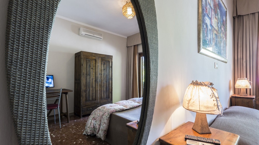 Panoramic Loft, 2 Bedrooms, Balcony, Lake View photo 3