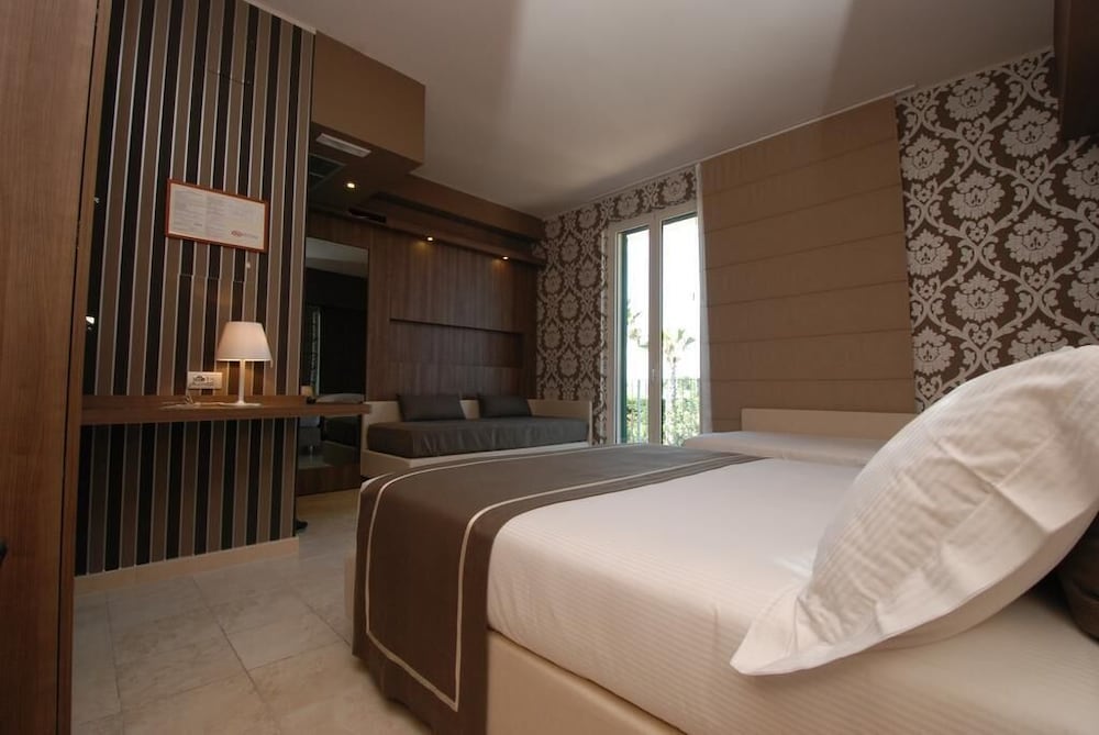 Classic Quadruple Room