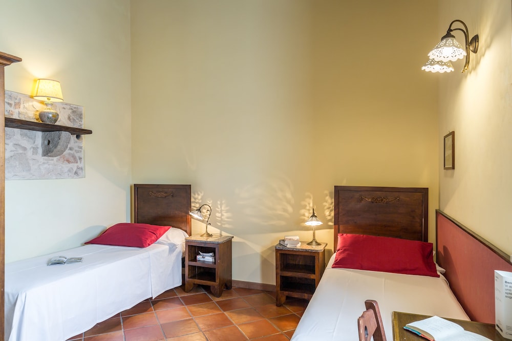 Double or Twin Room photo 3
