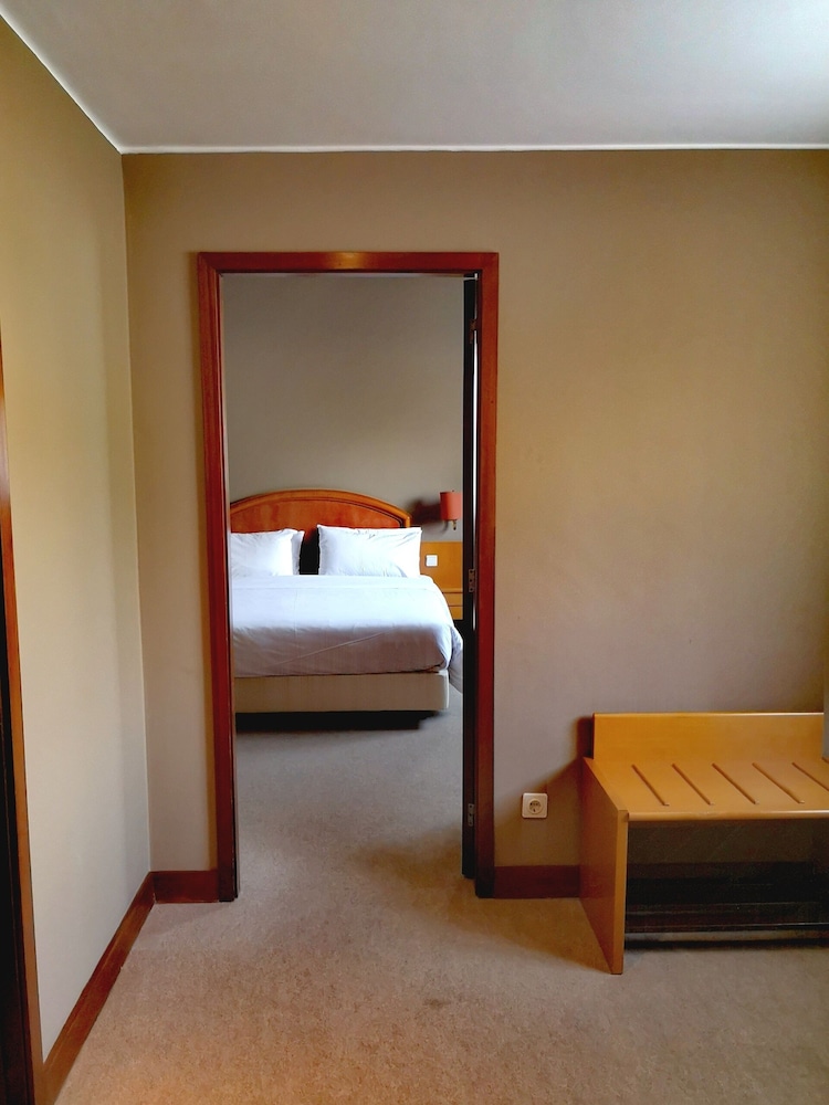 Suite - Photo 3