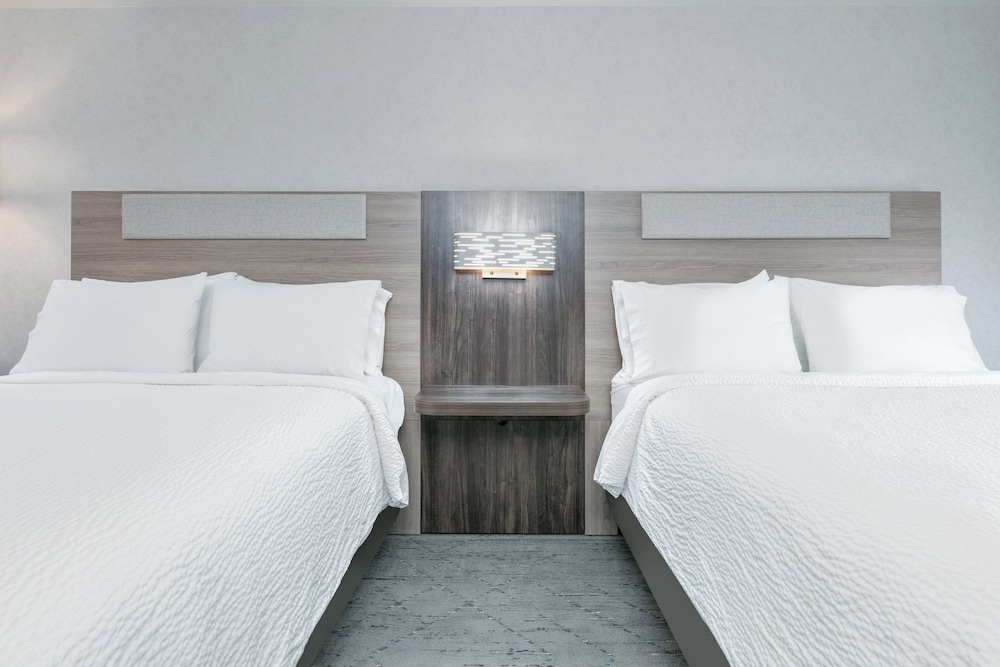 Suite, Multiple Beds - Photo 7
