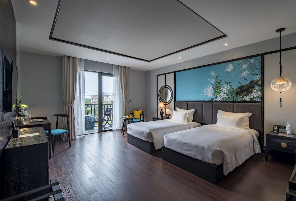 Junior Room, City View
