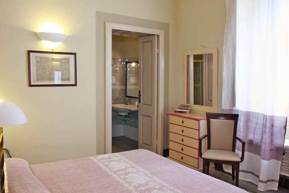Classic Double Room photo 3