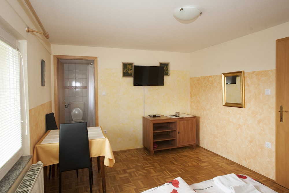 Standard Double Room photo 2