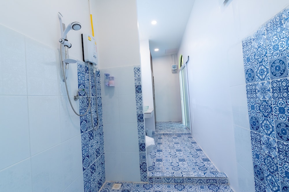Premium House photo 3