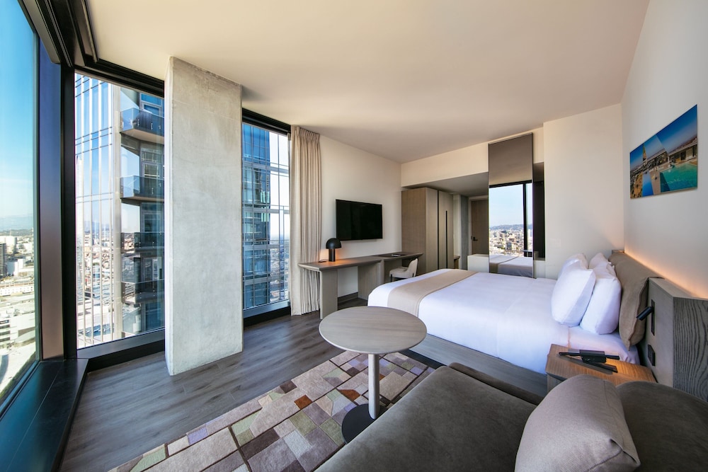 Room, 1 King Bed with Sofa bed, Corner