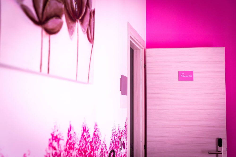 Triple Room (Fucsia) photo 1