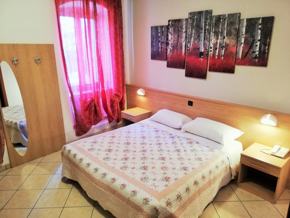 Standard Double Room photo 2