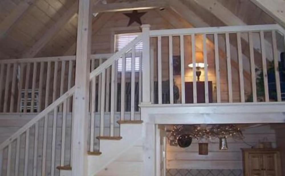 Cabin, 1 King Bed (309: Old Glory) photo 1