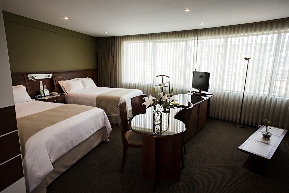 Suite, 2 Queen Beds - Photo 1