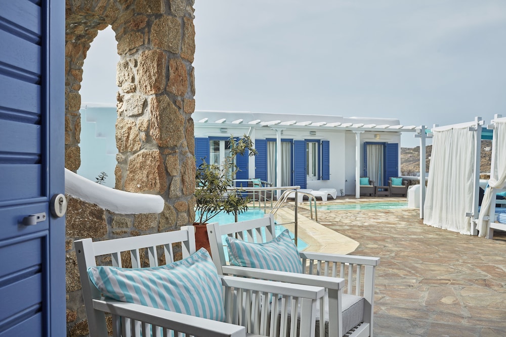 Junior Suite, Pool View - Photo 5