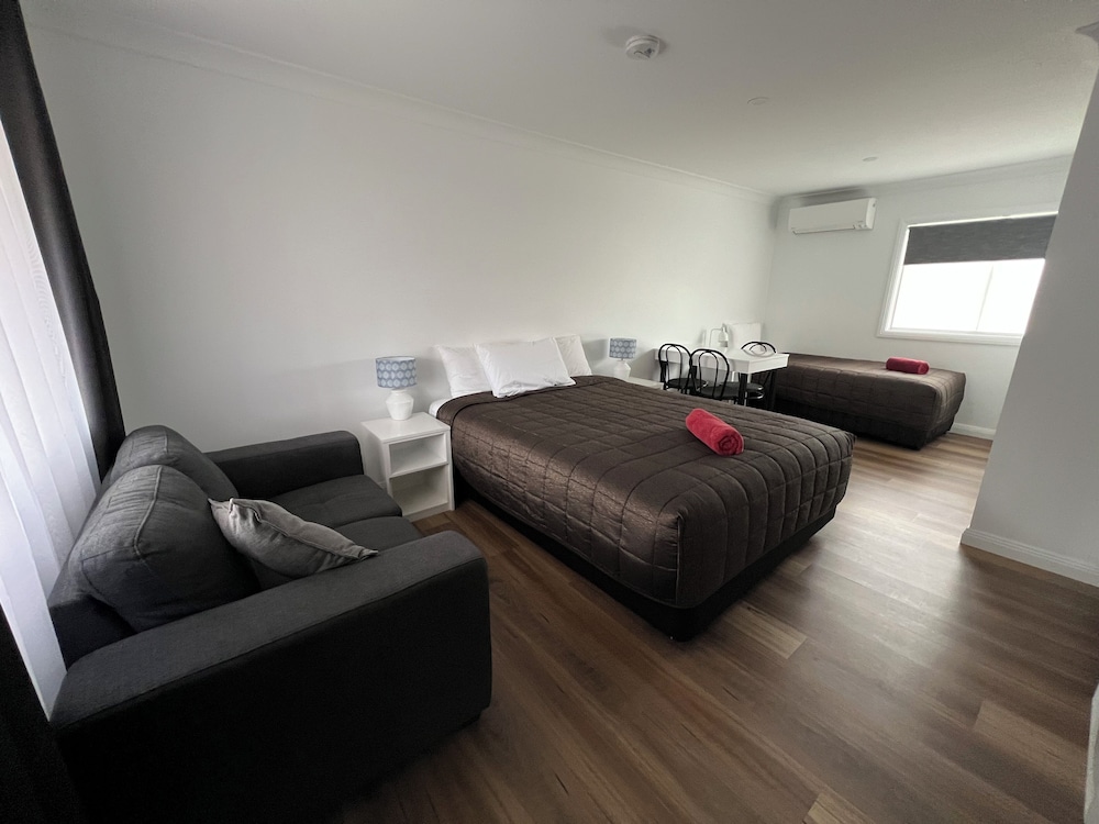 Premium Triple Room Pet Friendly