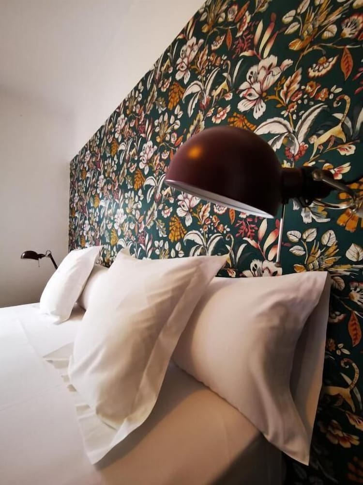 Standard Double Room, Shared Bathroom photo 3