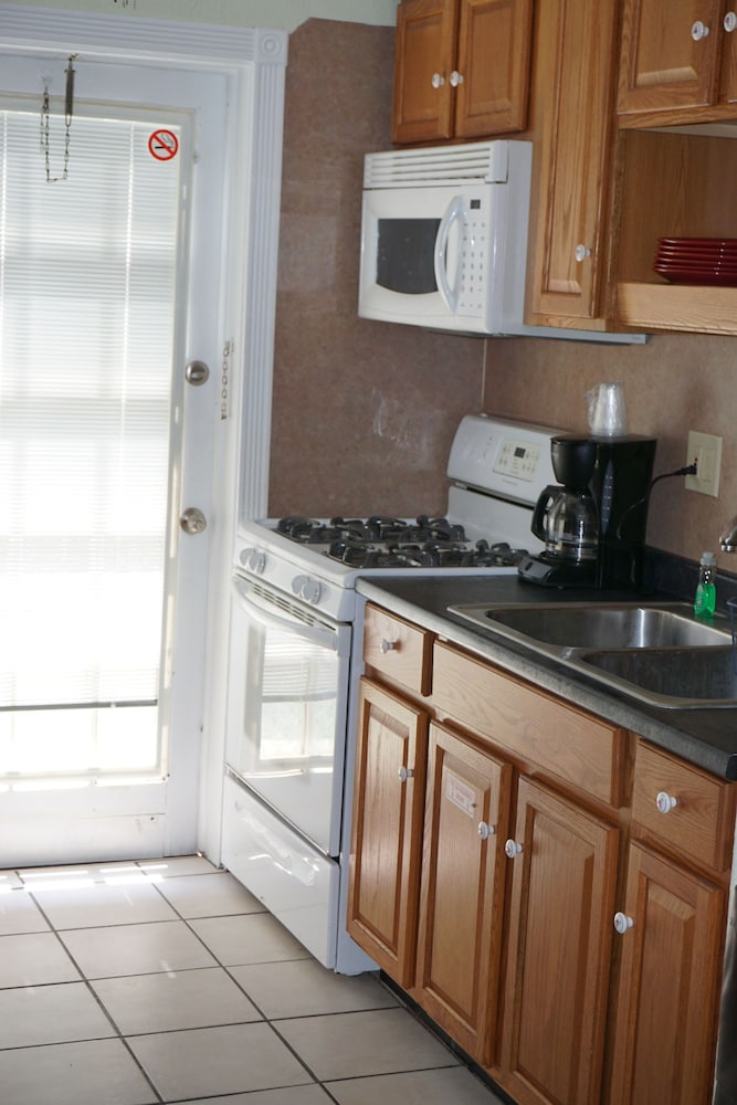 Suite, Multiple Beds, Kitchen photo 2