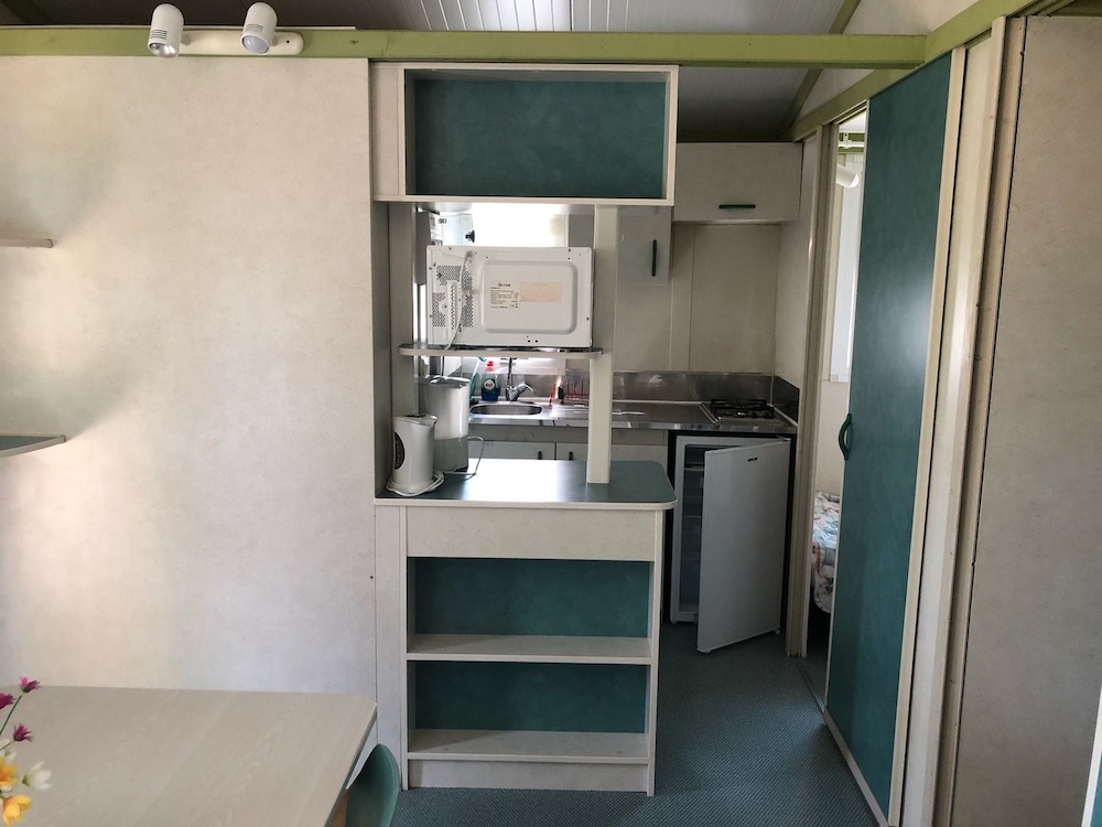 Mobile Home photo 3