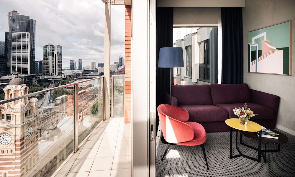 Suite, 1 King Bed, Balcony (Yarra View) - Photo 5