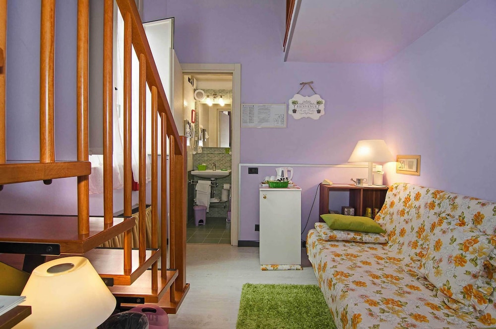 Family Room, 2 Bedrooms - Photo 16