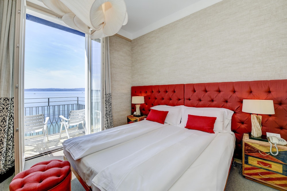 Deluxe Room, Balcony, Lake View