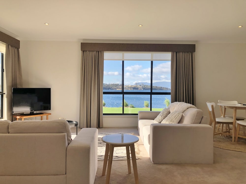 Maria Villa 4 - Waterfront