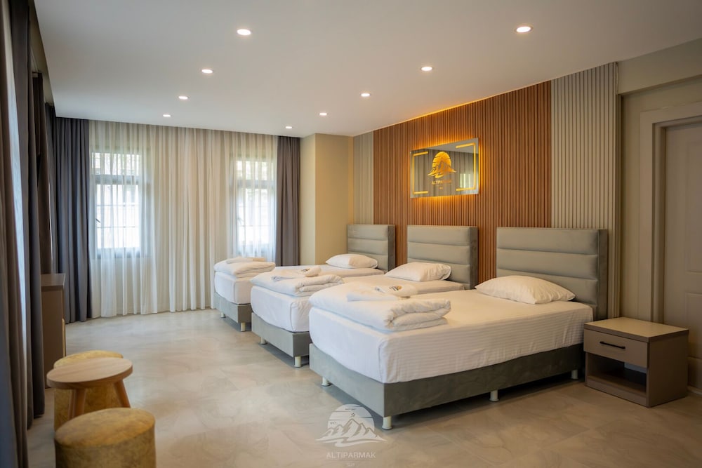 Economy Triple Room