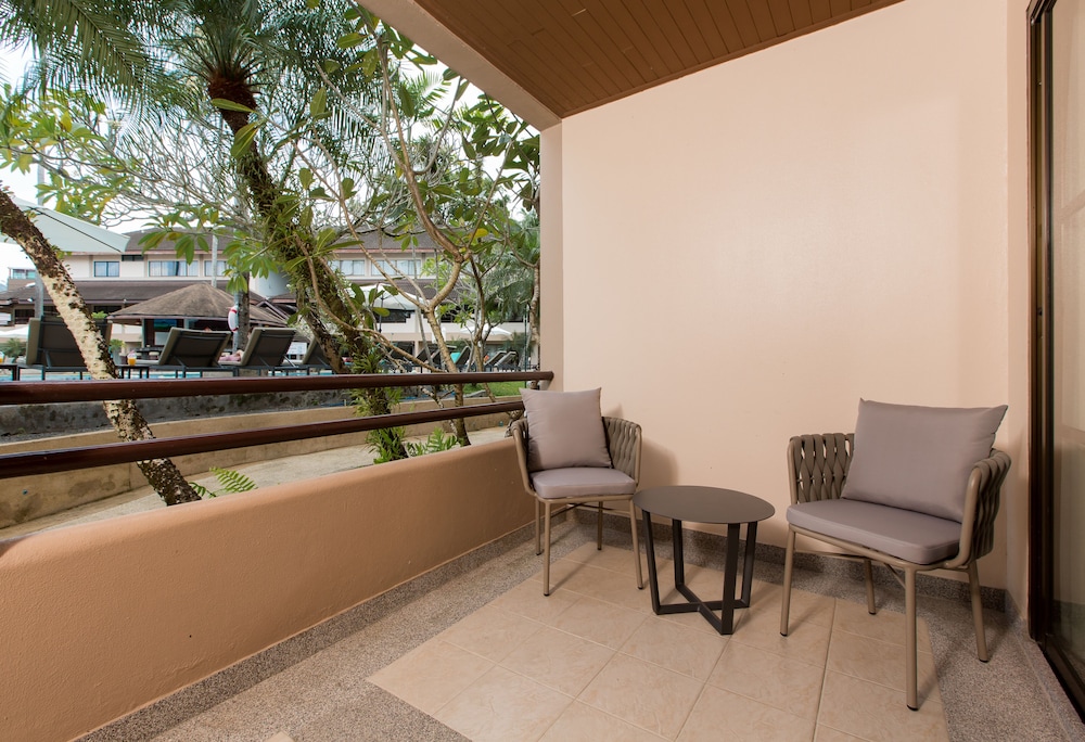 Grand Deluxe Pool View - Photo 10