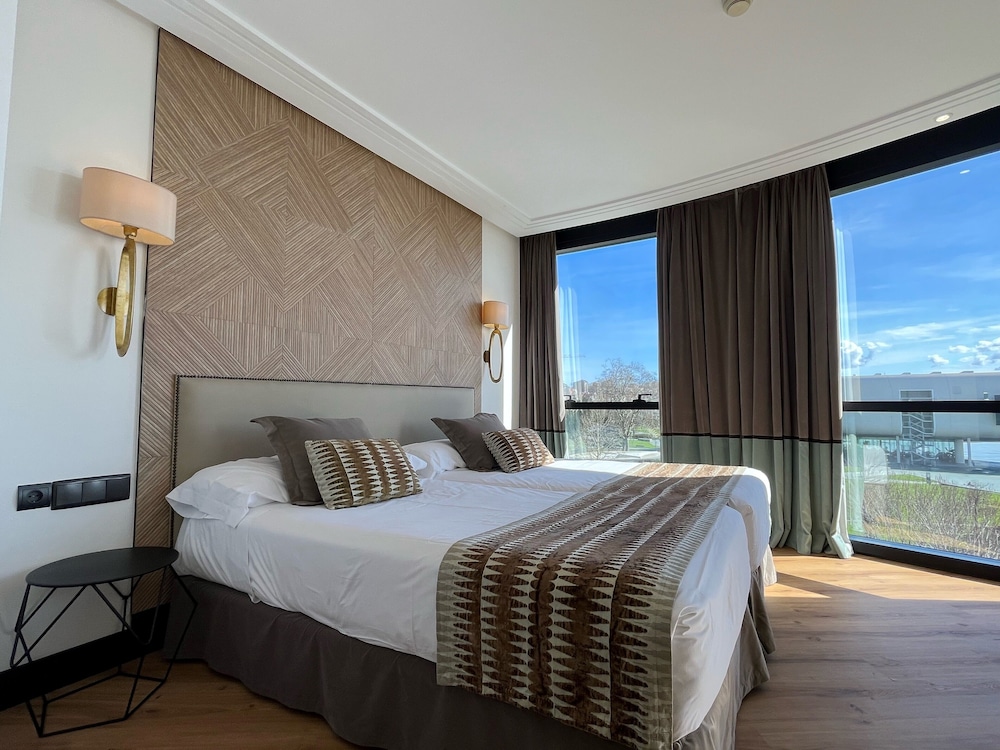 Double Room, Sea View (2 Adults + 1 Child) - Photo 6