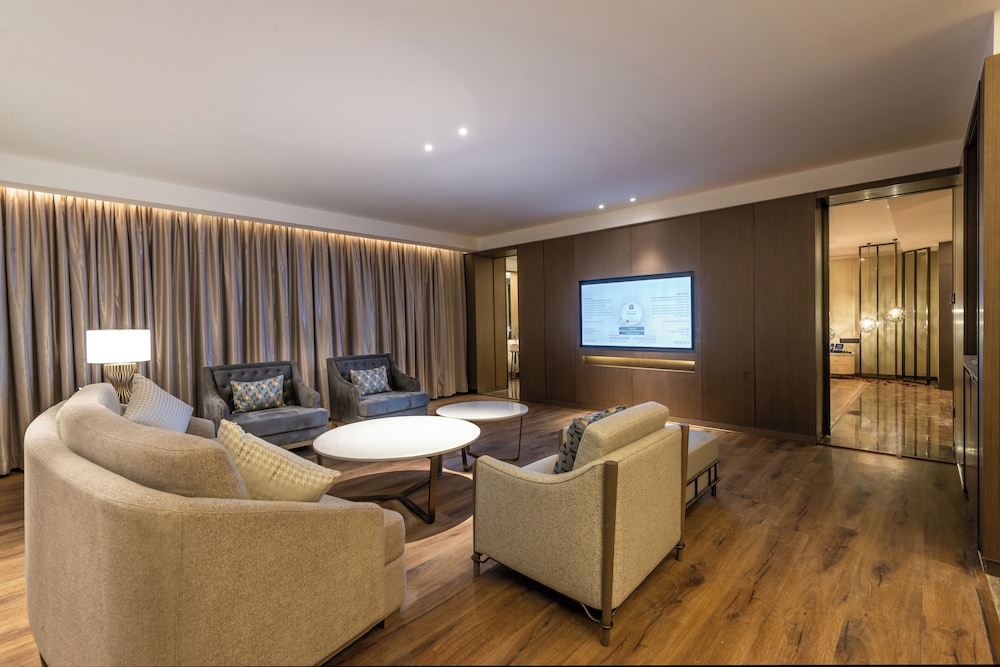 Royal Suite - Photo 9