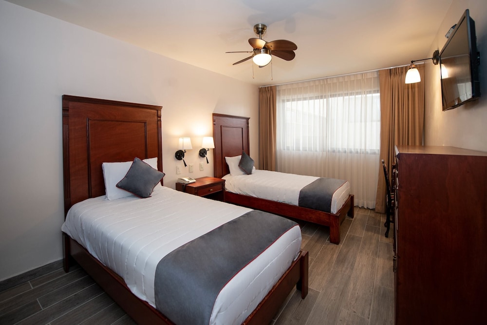 Standard Room, 2 Twin Beds - Photo 1