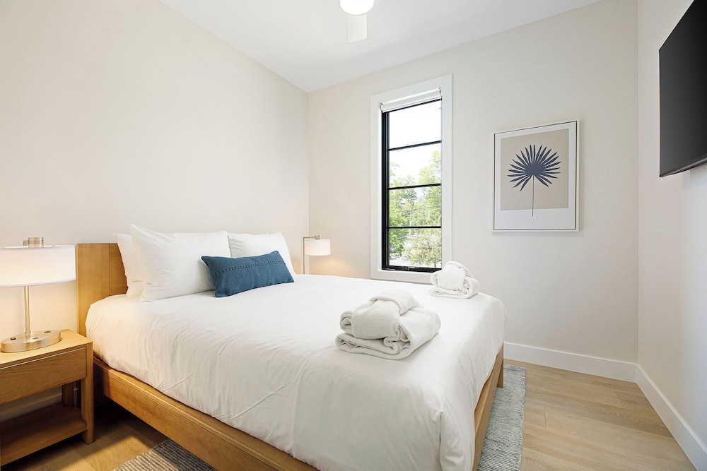 Hamilton Place | 301 C