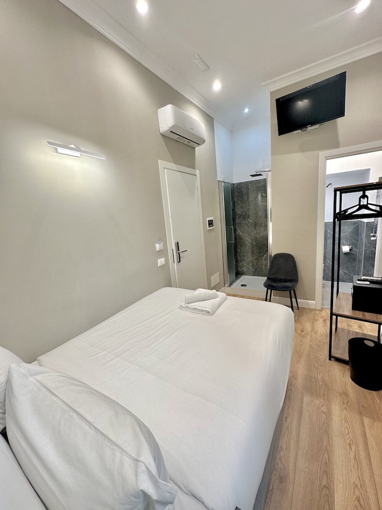 Basic Room photo 3