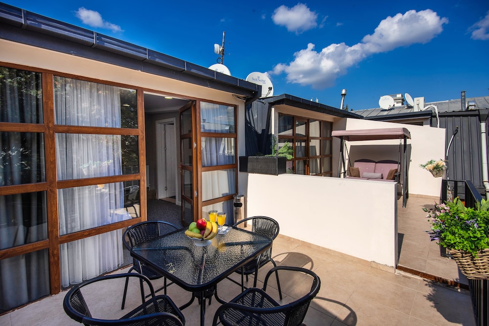 Family Room with Terrace photo 1