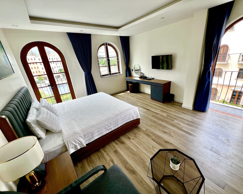 Deluxe Room, Balcony