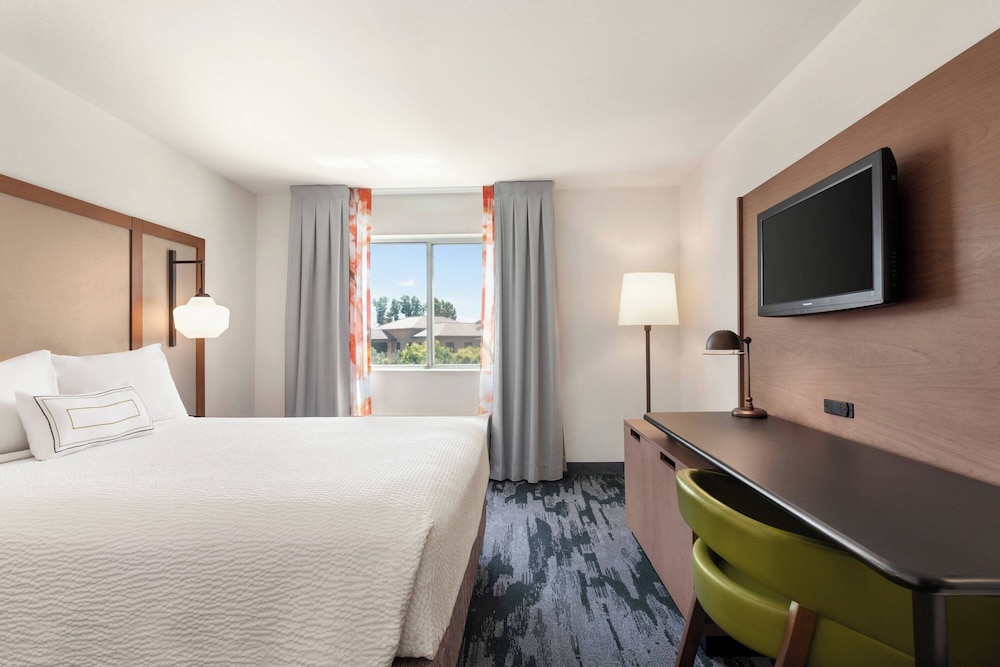 Room, 1 Queen Bed (Mobility Accessible, Tub) - Photo 1