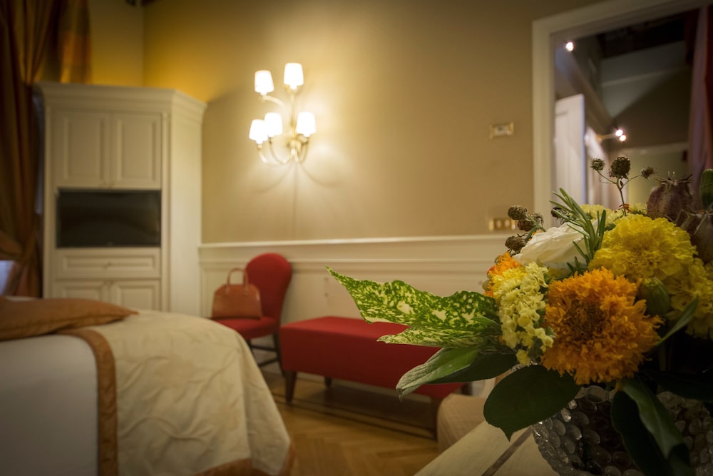 Deluxe Suite, 2 Bedrooms, Smoking - Photo 5